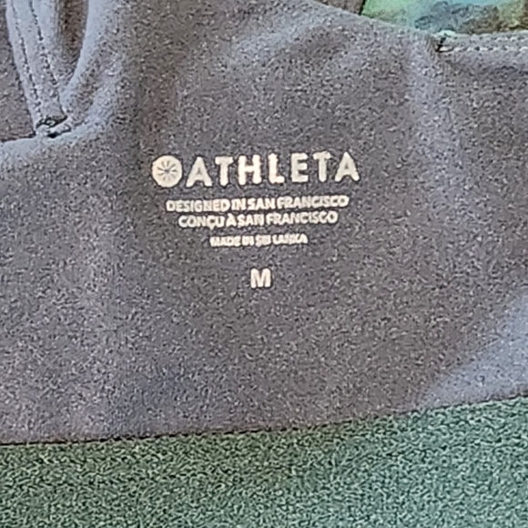 NWT Athleta Conscious Crop Serene Size Medium D-DD - Picture 6 of 11